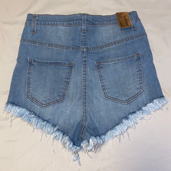 High waisted Denim Shorts - Picture 2 of 3